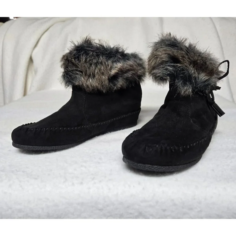 Steve‎ Madden Girl Finnn Black Faux Fur-Lined Moccasin Slippers Size 5M